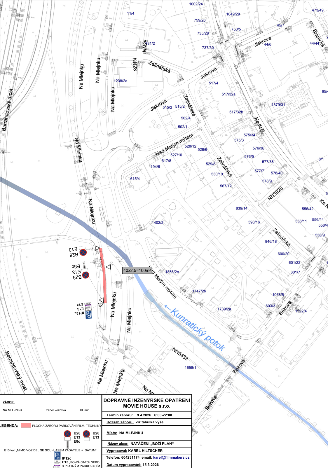 Dopravně inženýrské opatření pro účely filmového natáčení v ulici Na Mlejnku, obsahující situační nákres záboru komunikace.