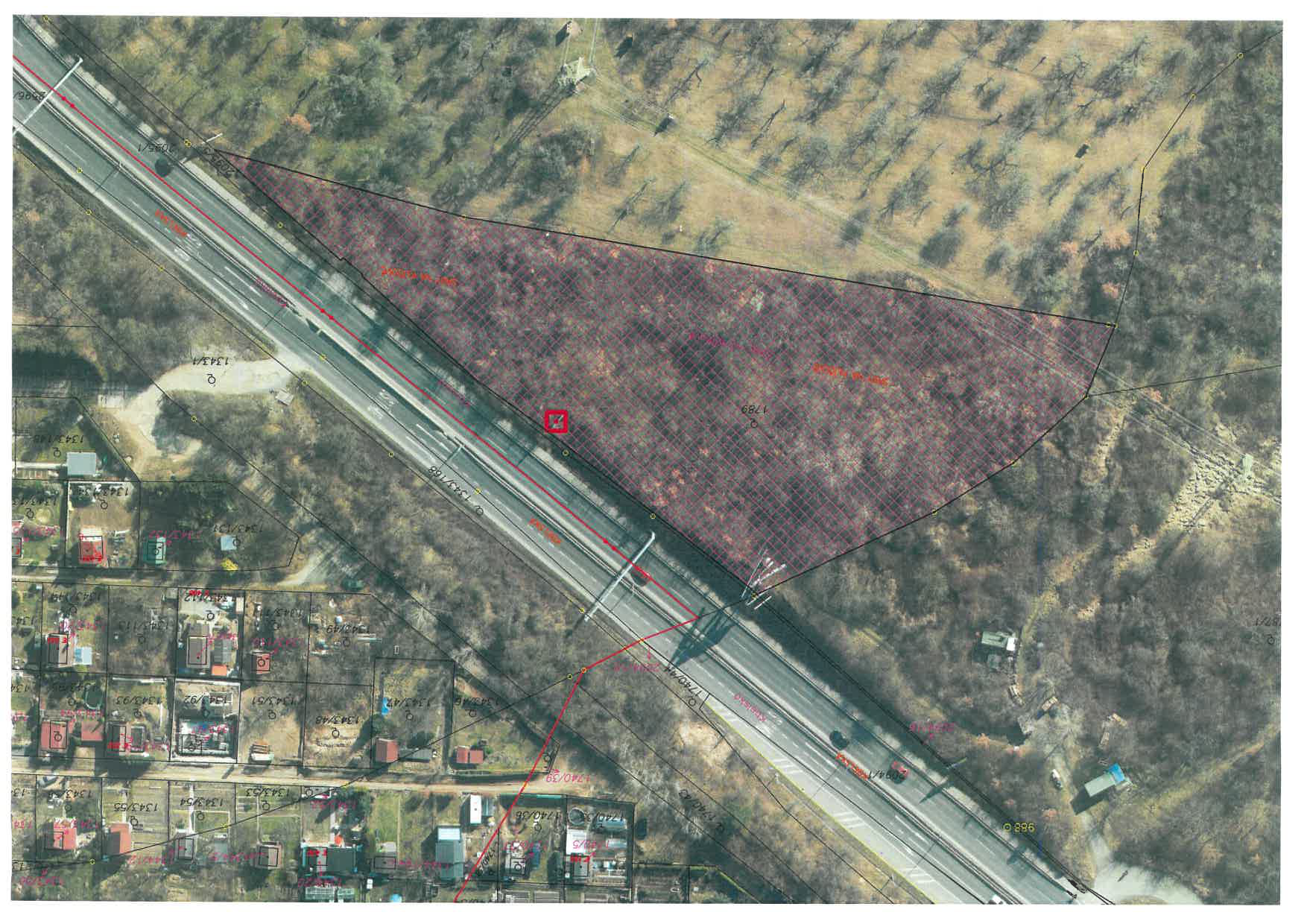 Ortofotomapa se zákresem hranic pozemků a vyznačenou dotčenou plochou (parcela č. 1789).