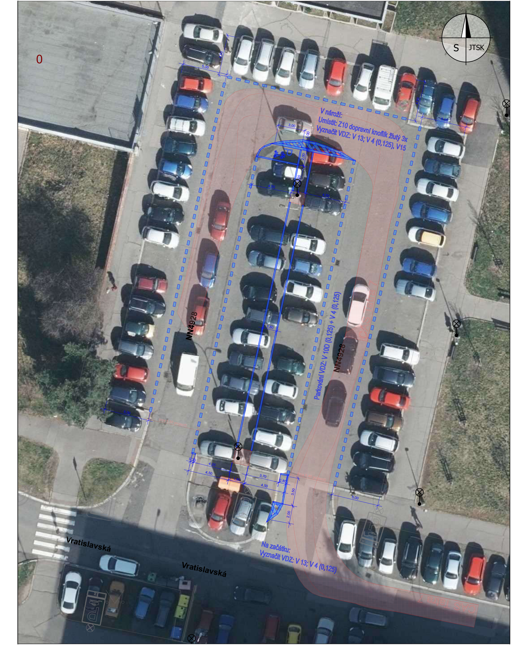 Situační nákres dopravního značení parkoviště. Obsahuje technické parametry a pokyny pro vodorovné dopravní značení (VDZ): 'V nároží: Umístit: Z10 dopravní knoflík žlutý 3x, Vyznačit VDZ: V 13; V 4 (0,125), V 15'. Dále 'Parkování VDZ: V 10D (0,125) + V 4 (0,125)' a 'Na začátku: Vyznačit VDZ: V 13; V 4 (0,125)'. V mapě jsou vyznačeny parcely NN4928 a ulice Vratislavská. Jsou uvedeny rozměry parkovacích stání (např. 4,50; 3,70; 2,80; 3,50; 2,00; 5,00). V pravém horním rohu je orientační růžice (S JTSK).