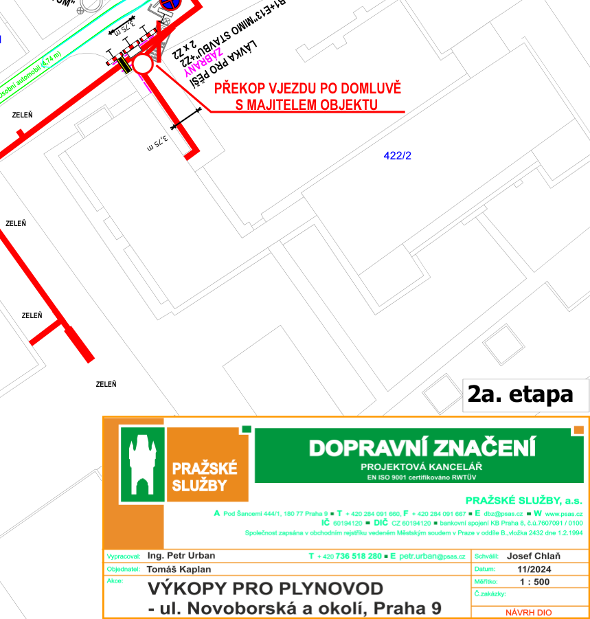 Situační nákres dopravního značení pro výkopy pro plynovod v ulici Novoborská a okolí, Praha 9 (2a. etapa). Obsahuje technické značení (překop vjezdu po domluvě s majitelem objektu, zábrany, lávka pro pěší). Informace o zhotoviteli: Pražské služby, a.s., Pod Šancemi 444/1, 180 77 Praha 9, tel: +420 284 091 660, e-mail: dbz@psas.cz, web: www.psas.cz. Vypracoval: Ing. Petr Urban (tel: +420 736 518 280, e-mail: petr.urban@psas.cz), objednatel: Tomáš Kaplan, schválil: Josef Chlaň. Datum: 11/2024, měřítko: 1:500.