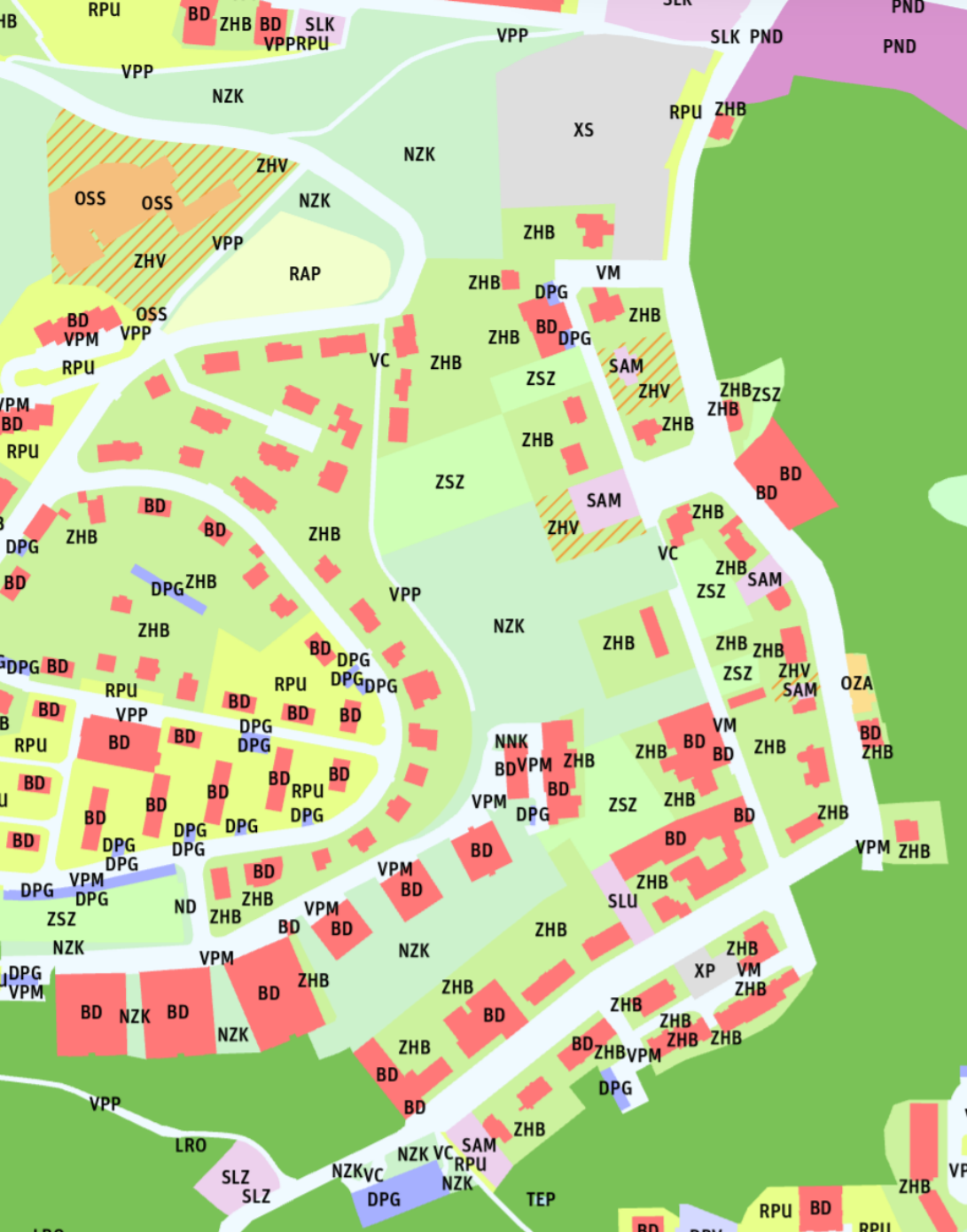 Katastrální mapa nebo územní plán zobrazující rozdělení pozemků a budov s barevným rozlišením a zkratkami typů ploch. V mapě se vyskytují následující zkratky: RPU, BD, ZHB, SLK, VPP, NZK, XS, PND, ZHV, OSS, RAP, VPM, VC, DPG, SAM, ZSZ, VM, NNK, OZA, ND, SLU, XP, LRO, SLZ, TEP.
