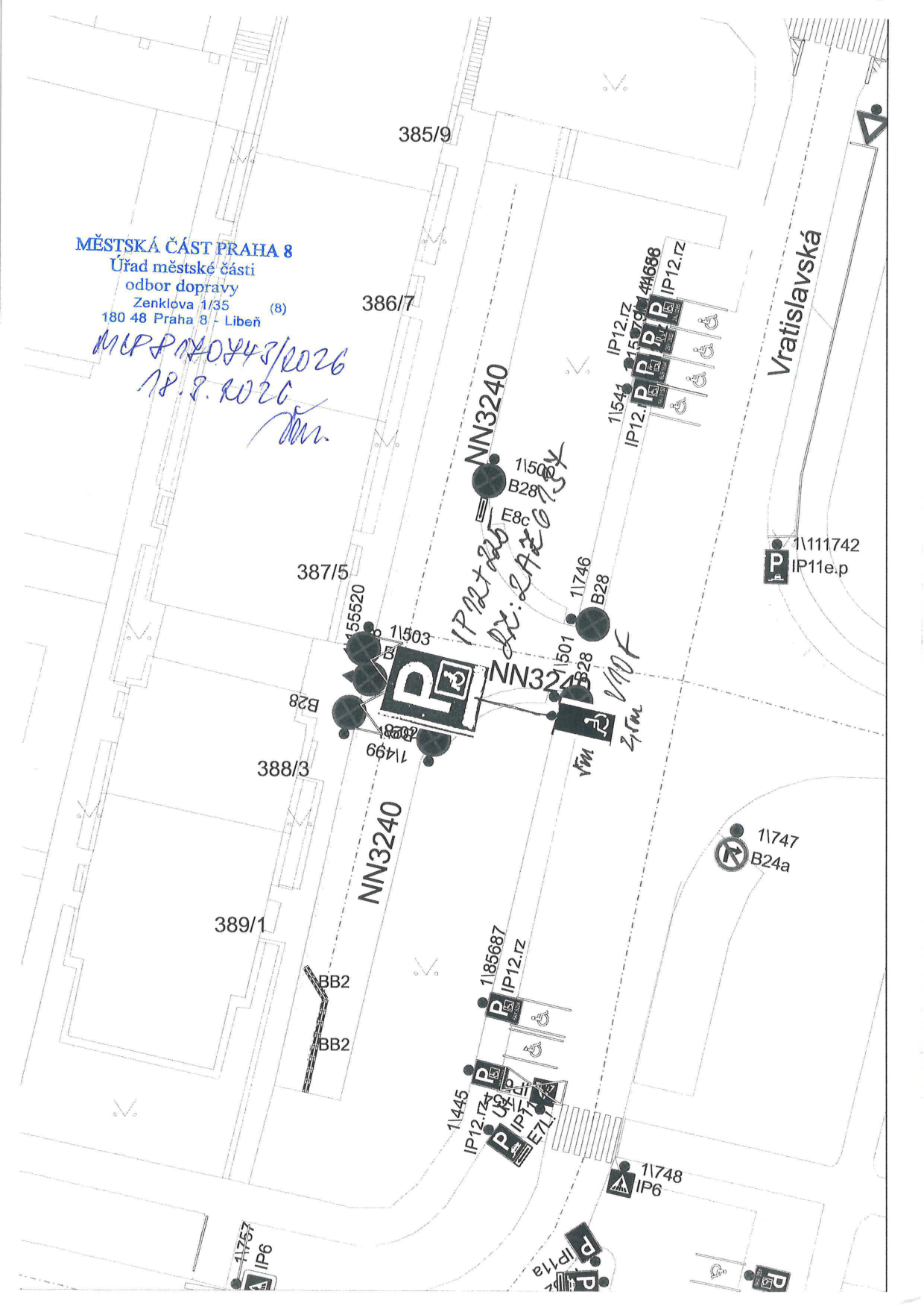 Dopravní situační nákres vyznačující parkovací stání a dopravní značení v ulici Vratislavská.