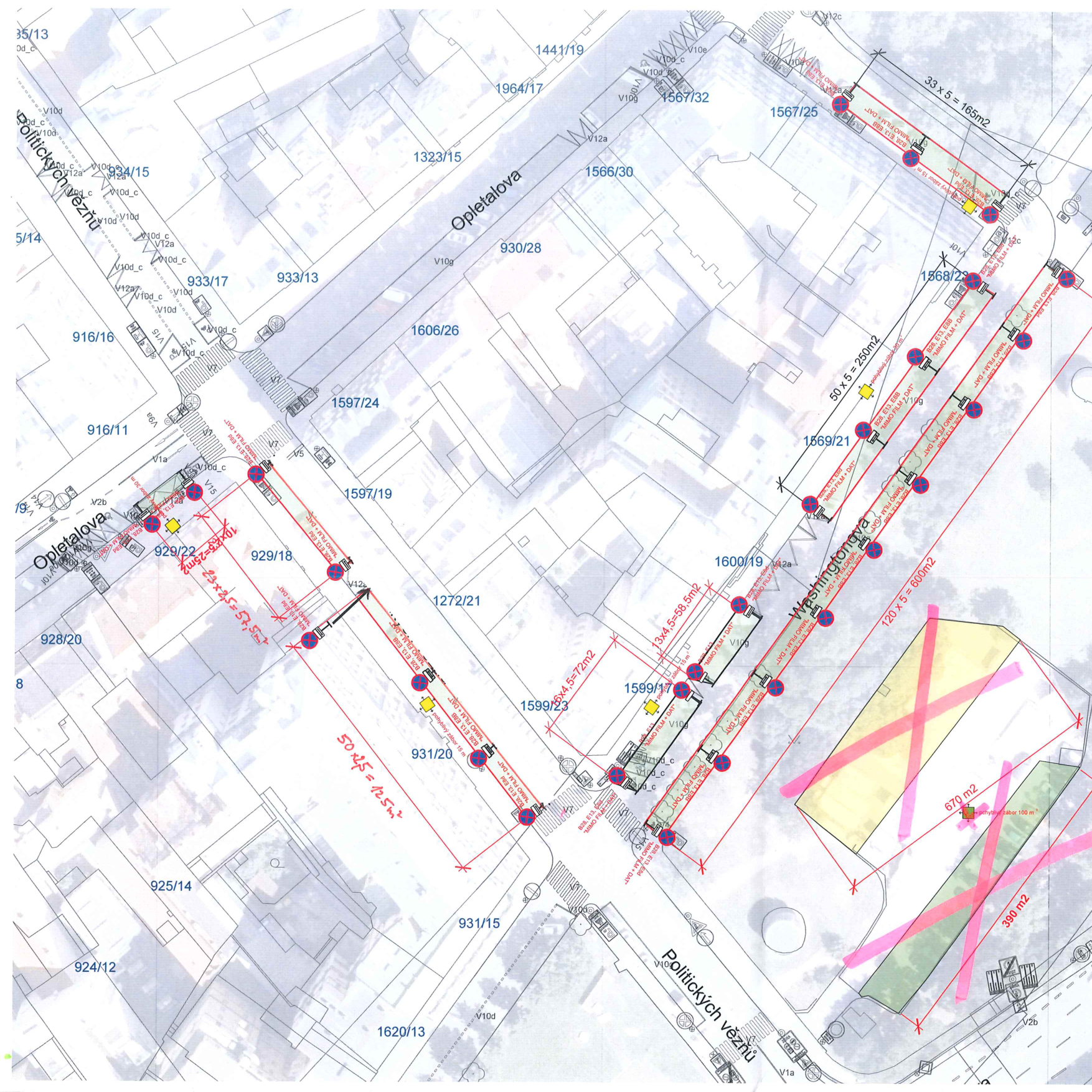 Situační plán záborů veřejného prostranství v ulicích Opletalova a Washingtonova v Praze. Mapa obsahuje parcelní čísla (např. 1567/25, 930/28, 1599/23, 931/20, 670 m2, 390 m2) a vyznačené úseky záborů s výpočtem plochy (např. '33 x 5 = 165m2', '50 x 5 = 250m2', '120 x 5 = 600m2', '10 x 2,5 = 25m2', '23 x 2,5 = 57,5m2', '50 x 2,5 = 125m2', '13 x 4,5 = 58,5m2', '16 x 4,5 = 72m2'). V mapě jsou vyznačeny body s označením 'B28, E13, E8B MIMO FILM + DAT'. Uvedeny jsou názvy ulic: Opletalova, Washingtonova, Politických vězňů.