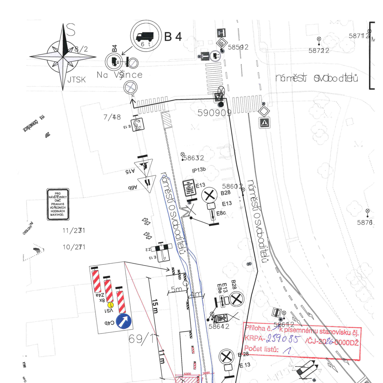 Situační nákres dopravního značení na náměstí Svoboditelů (Praha 16). Mapa zobrazuje umístění dopravních značek (např. B 4 s omezením 6 t, IP13b, E13, B 28, značení parkovacích míst). Obsahuje informaci: 'PRO NÁVŠTĚVNÍKY ÚMČ PRAHA16 V ÚŘEDNÍCH HODINÁCH MAX 1 HOD.'. V pravém dolním rohu je razítko: 'Příloha č. k písemnému stanovisku čj. KRPA-259085 /ČJ-2026-0000DŽ. Počet listů: 1'. Zobrazeny jsou parcely č. 7/48, 11/231, 10/271, 69/1 a další.