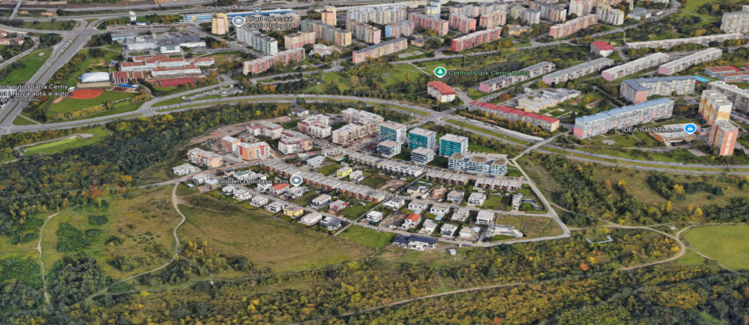Letecký snímek (ortofoto) oblasti Černý Most v Praze 14. V mapě jsou vyznačeny následující body a názvy: 'Úřad městské části Praha 14', 'Central Park Černý Most', 'IDEA nábytek s.r.o.', 'Golden Holidays s.r.o.' a názvy ulic: 'Broumarská', 'Ocelkova', 'Dobrovolného', 'Rudolfa Holeky', 'Mřížkova', 'Hubáčkova', 'Bergmanova'.