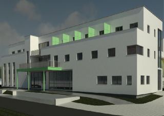 Vizualizace projektu budovy s bílou fasádou, zelenými prvky na balkonech a vstupním přístřešku, proskleným přízemím a moderním architektonickým řešením.
