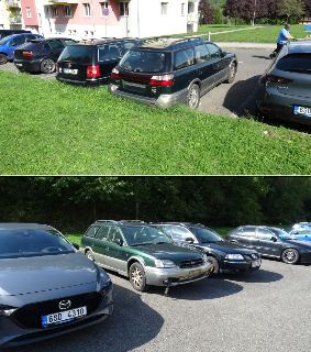 Fotografie parkoviště se zaparkovanými auty (včetně vozu Mazda s českou registrační značkou 6SD 4310 a dalších vozidel), zachycené ze dvou různých úhlů.