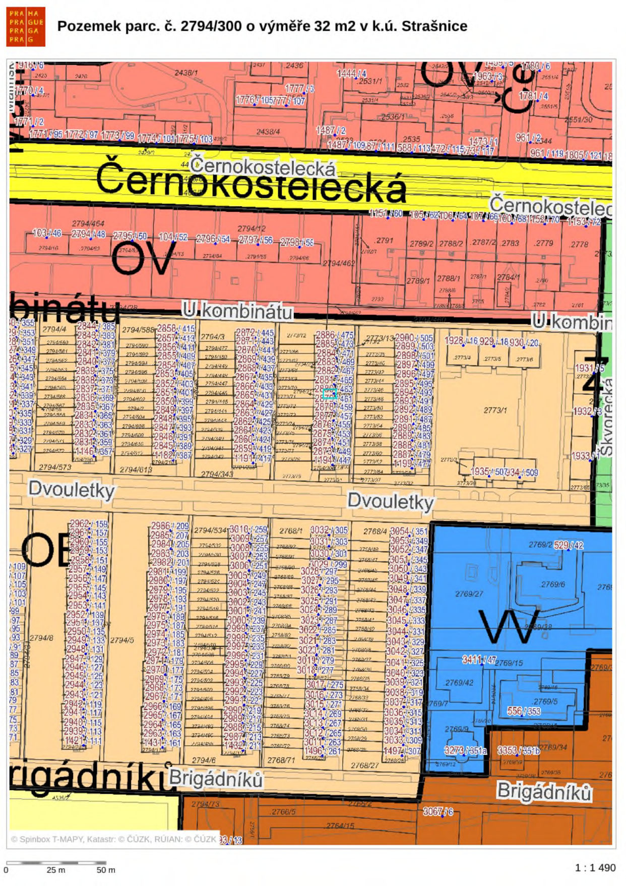 Katastrální mapa zobrazující pozemek parc. č. 2794/300 o výměře 32 m2 v k.ú. Strašnice. Mapa obsahuje uliční síť (ulice Černokostelecká, U Kombinátu, Dvouletky, Brigádníků) a parcelní čísla okolních pozemků. V pravém dolním rohu je uvedeno měřítko 1:1 490 a v levém dolním rohu měřítko 25 m / 50 m.