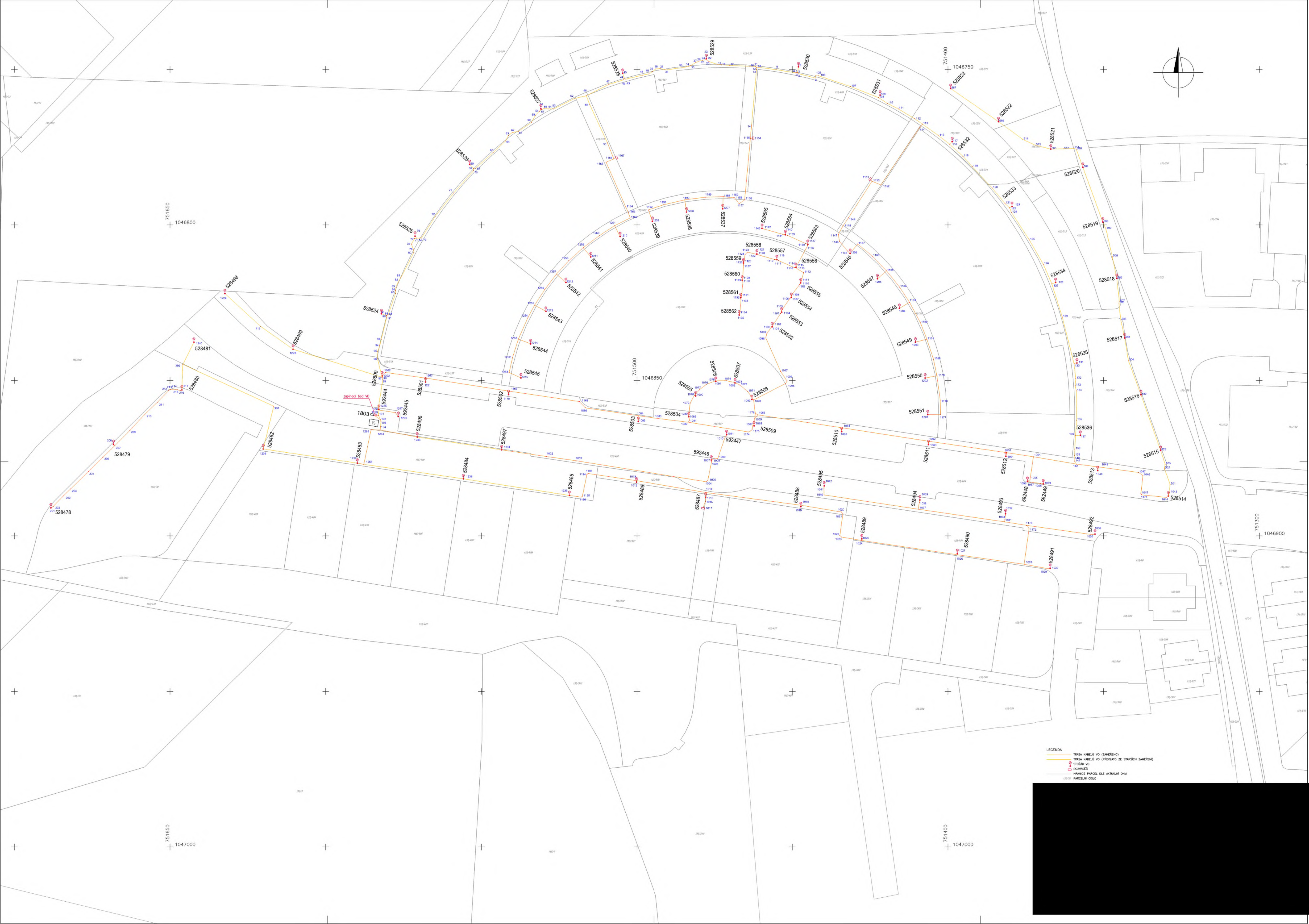 Technický výkres (situační plán) inženýrských sítí v obytné zóně. Mapa obsahuje souřadnicovou síť (např. 1046800, 1047000, 751300, 751400, 751450) a velké množství identifikačních čísel bodů (např. 528478, 528479, 528529, 528530, 528514). V pravém dolním rohu se nachází legenda, která definuje typy vedení (trasa kabelu, hydranty, hranice parcel).
