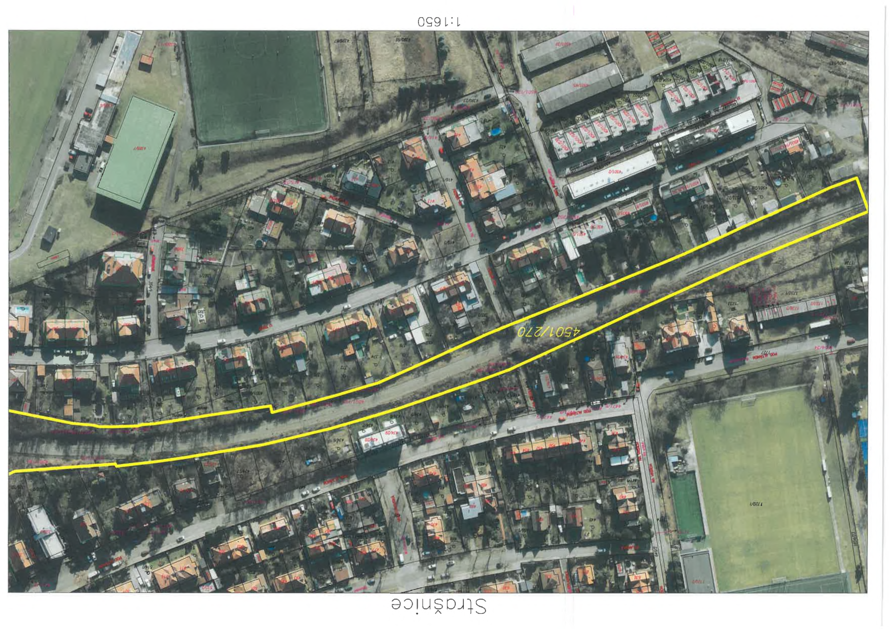 Ortofotomapa území v části Strašnice s vyznačeným pozemkem parc. č. 4501/270 (ohraničeno žlutou barvou). Mapa obsahuje katastrální čísla parcel a měřítko 1:1650.
