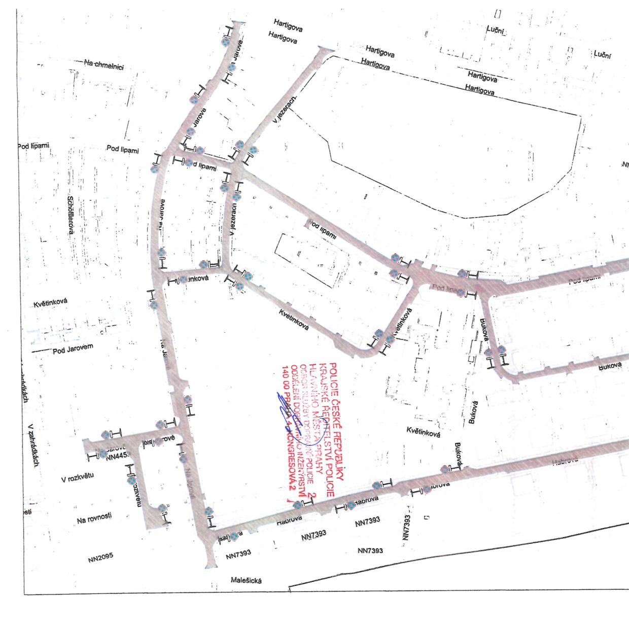 Situační nákres dopravního značení v ulicích Prahy.