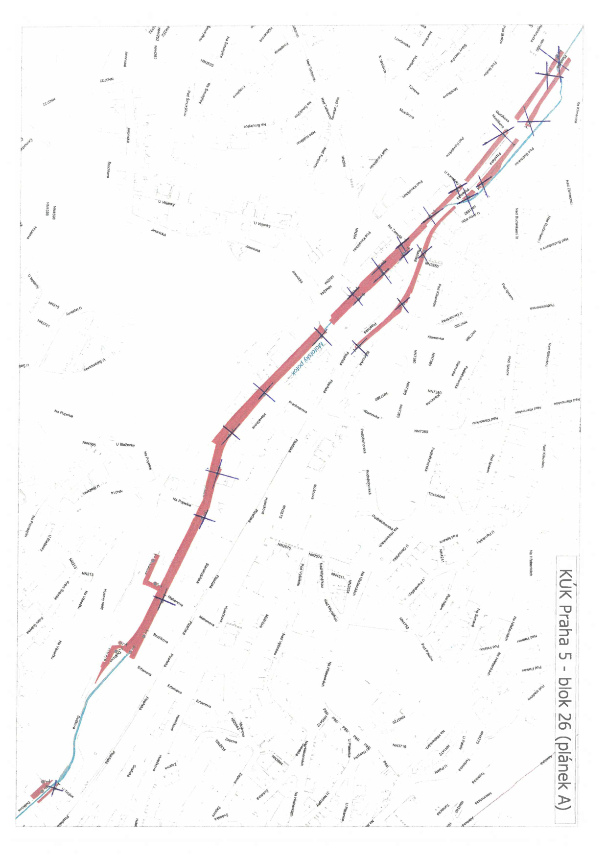 Situační plán stavby v lokalitě Praha 5, blok 26 (plánek A). Mapa zobrazuje trasu podél Motolského potoka s vyznačenými úseky (červené plochy) a kříži (pravděpodobně body měření nebo zásahu). V mapě jsou uvedeny názvy ulic a orientační čísla parcel, např.: Nad Buďánkami, Pod Šmukýřkou, U Vojanky, Jinonická, Plzeňská, Pod Kavalírkou, Nad Kavalírkou, Musílkova, Slávy Horníka, Podbělohorská, Klamovka, Nad Klamovkou, Pod Lipkami, Na Hřebenkách, Pod Výtopnou, Mahenova, Brožíkova, Erbenova, Dubňanská.