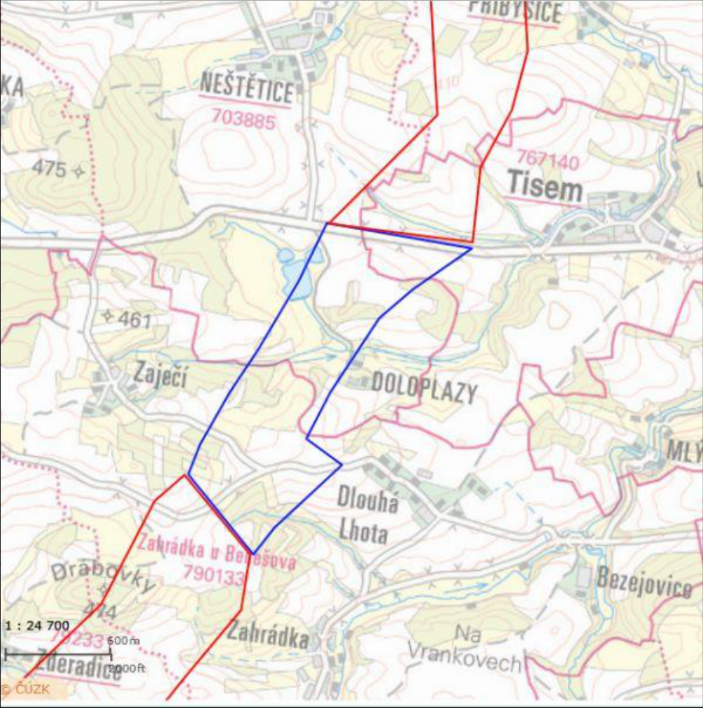 Katastrální mapa zobrazující území v okolí obcí Neštětice (703885), Tisem (767140), Doloplazy, Dlouhá Lhota a Zahrádka u Benešova (790133). Mapa obsahuje vyznačené hranice katastrálních území a zvýrazněnou oblast (modrý polygon) mezi obcemi. Měřítko mapy je 1 : 24 700, v dolní části je grafické měřítko 600 m / 2000 ft. V levém dolním rohu je uvedeno '© ČÚZK'.