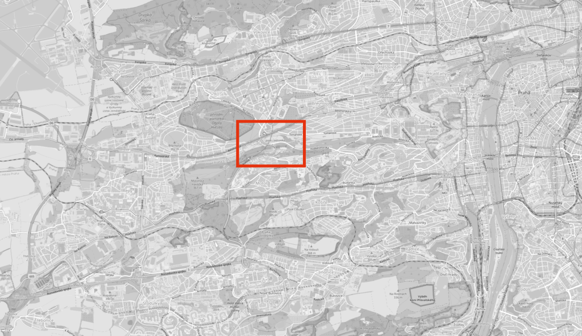 Mapa širších vztahů zájmového území v Praze s vyznačeným červeným obdélníkem v oblasti Břevnova a Motola.