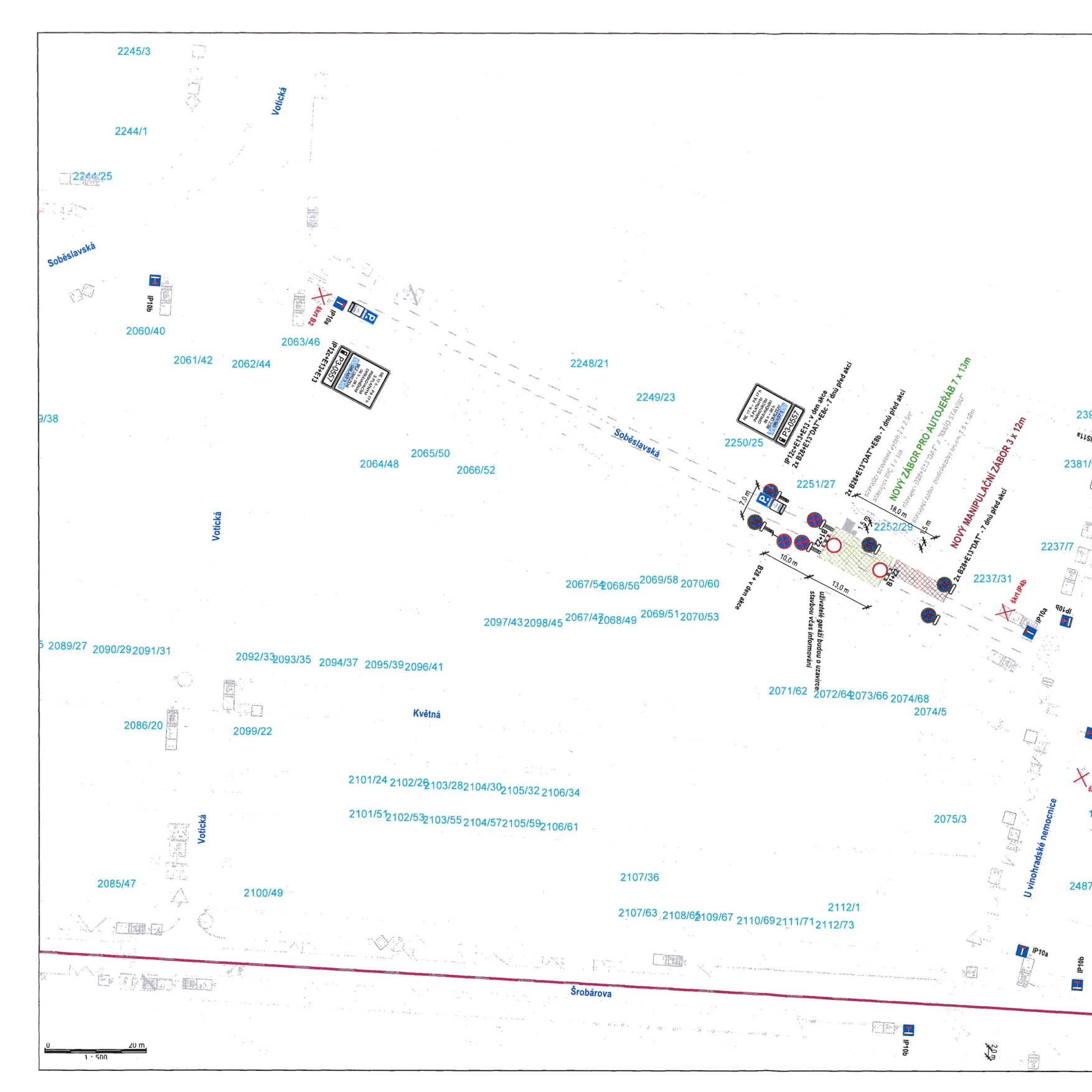 Situační nákres dopravního značení a záborů veřejného prostranství v ulicích Votická a Soběslavská. Obsahuje vyznačené parcely (např. 2245/3, 2244/1, 2060/40, 2252/29, 2237/31, 2075/3 atd.). Vyznačeny jsou konkrétní zábory: 'NOVÝ ZÁBOR PRO AUTOJEŘÁB 7 x 13m' a 'NOVÝ MANIPULAČNÍ ZÁBOR 3 x 12m'. Uvedeny jsou instrukce pro dopravní značení (např. '2x B28+E13 'DAT' - 7 dnů před akcí', 'stávající dopravní značení vytaženo 2 x 2,5m'). V mapě jsou zakresleny ulice Votická, Soběslavská, Květná a U vinohradské nemocnice. Měřítko je uvedeno v dolní části (20 m).