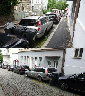 Fotografie ulice (dvě perspektivy) ukazující parkující auta, popelnice na odpad, chodník a budovy.
