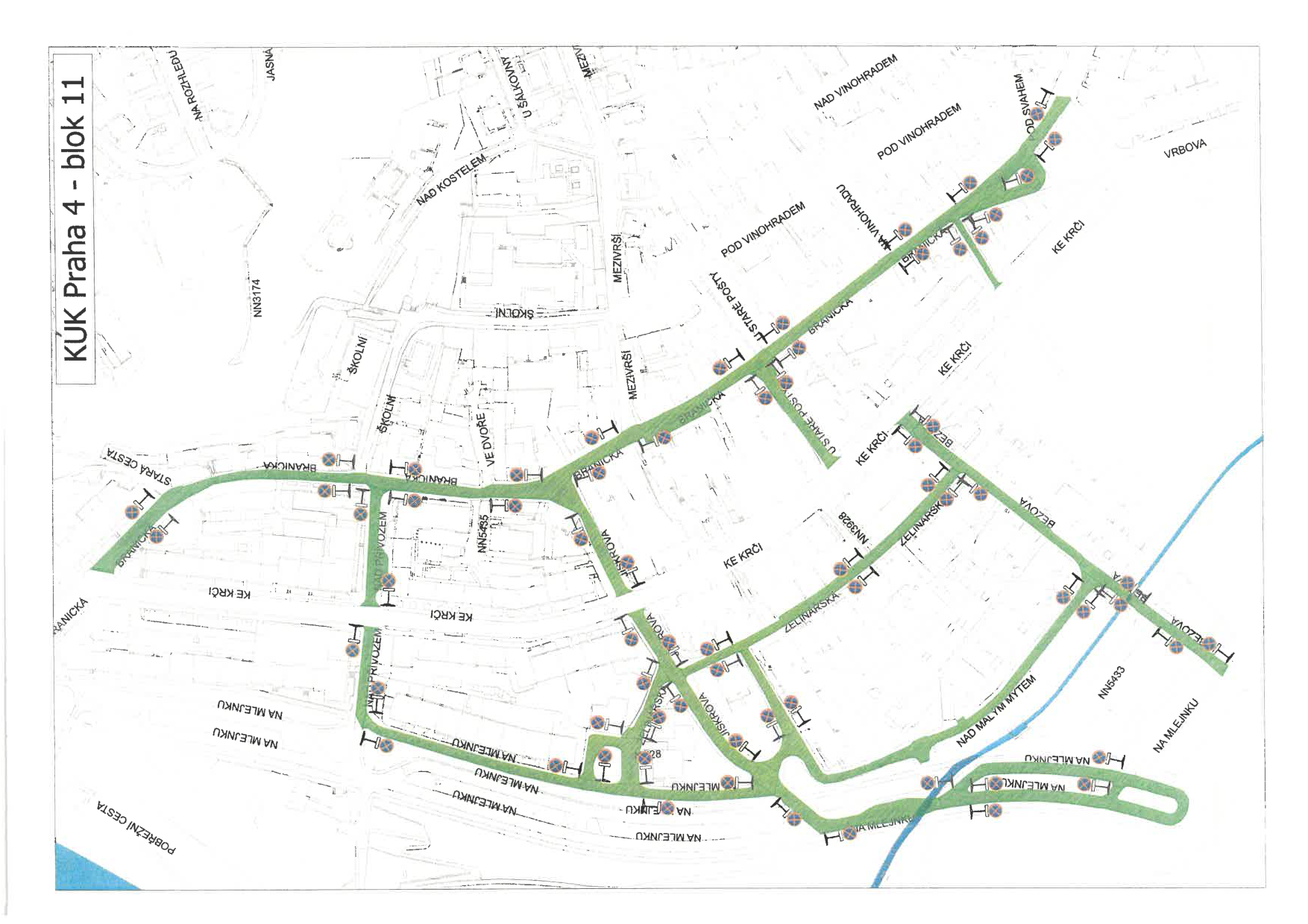 Situační plán s vyznačeným dopravním značením (zákazy zastavení) v lokalitě Praha 4, blok 11.