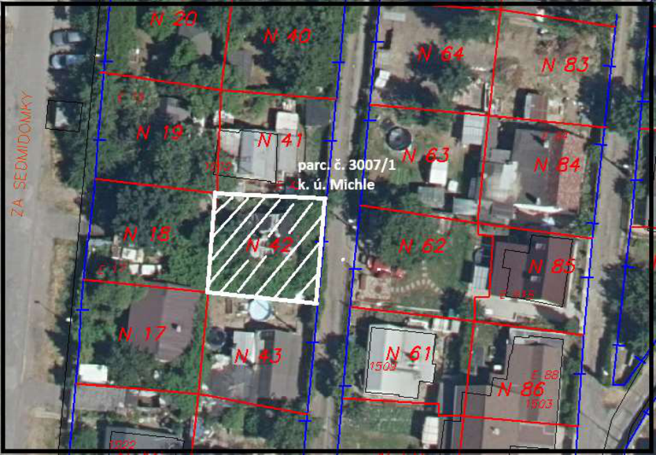 Ortofotomapa s vyznačenou parcelou č. 3007/1 v k.ú. Michle.