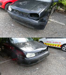 Fotografie poškozeného černého osobního automobilu (Volkswagen Golf IV) na parkovišti. Na druhém snímku je v pozadí vidět služební vozidlo s nápisem 'SPRÁVA SL…