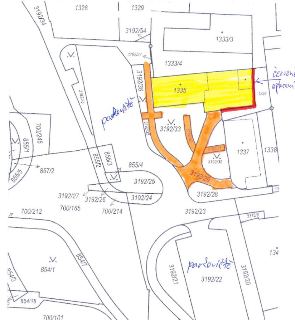 Katastrální mapa s vyznačenými parcelami, žlutě zvýrazněnou budovou 1335 a oranžově zvýrazněnými přístupovými cestami a parcelami (např. 3192/36, 3192/35, 3192…