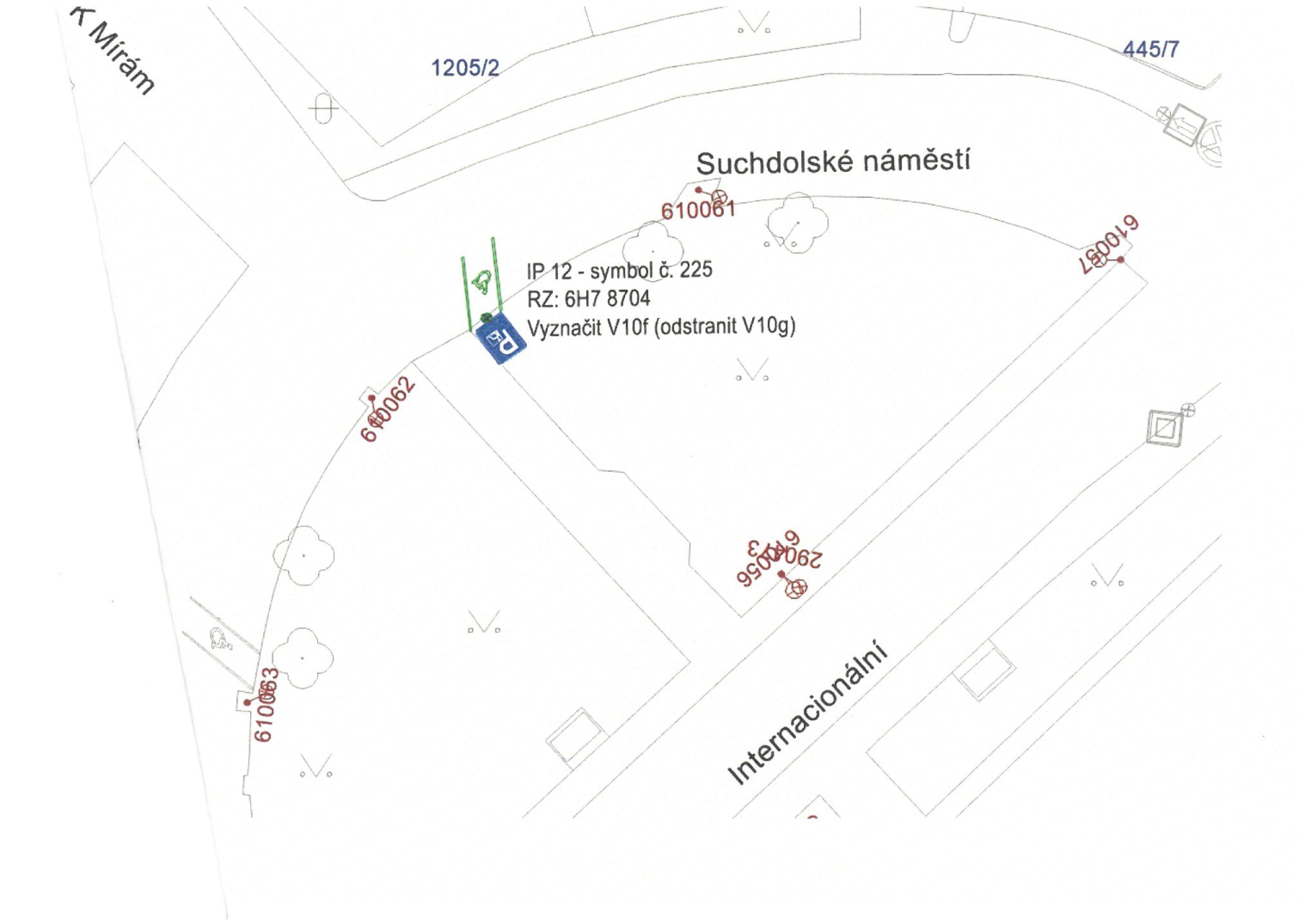 Situační nákres dopravního značení v oblasti Suchdolského náměstí.