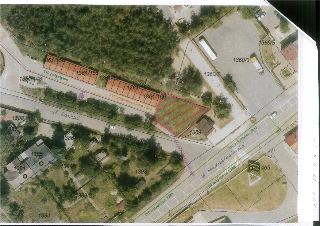 Ortofoto mapa s vyznačenými parcelami a inženýrskými sítěmi (např. 110 polyetylen 1999, 160 polyetylen 1999, 315 polyetylenchlorid 2005). Jsou zde vidět ulice…