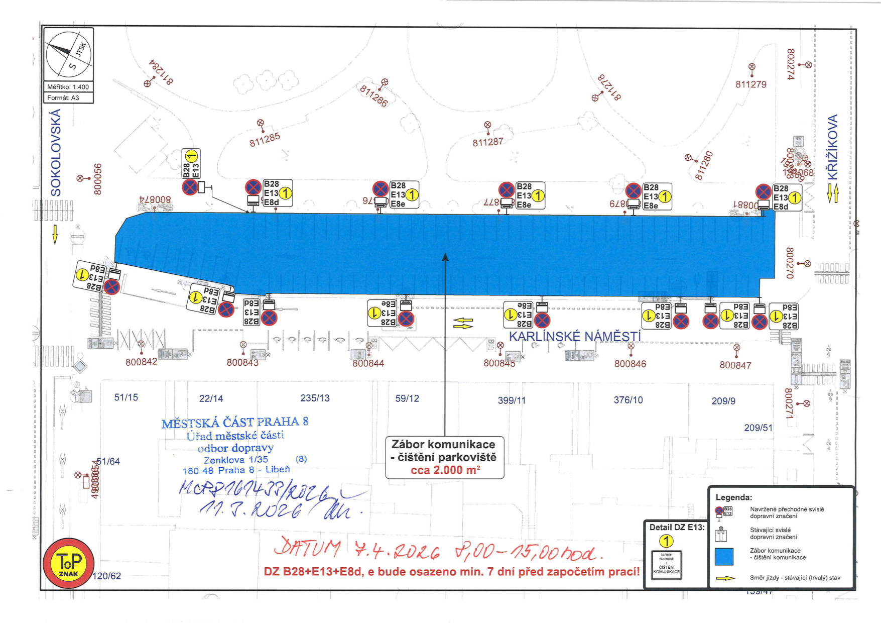 Situační nákres dopravního značení pro dočasný zábor parkoviště na Karlínském náměstí.
