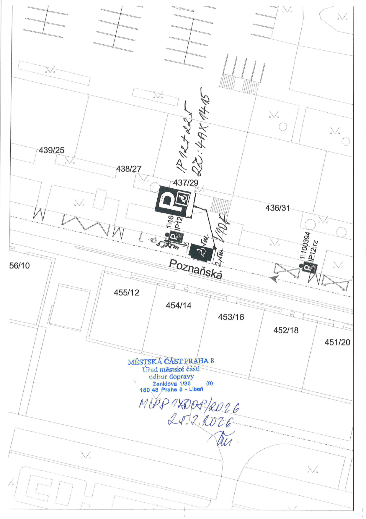 Situační nákres dopravního značení na ulici Poznaňská v Praze 8.