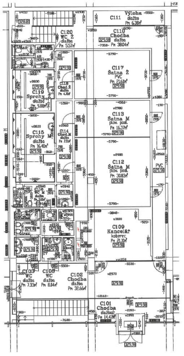Půdorys podlaží budovy s označením místností a plochami v m2: C101 Chodba (14,47 m2), C102 Chodba (32,66 m2), C103 WC (7,33 m2), C108 WC (8,04 m2), C109 Kancelář (21,10 m2), C110 Chodba (38,04 m2), C111 Výloha (6,38 m2), C112 Šatna M (30,83 m2), C113 Šatna M (16,37 m2), C114 Chod. M (7,9 m2), C115 Sprchy M (16,40 m2), C116 WC M (9,10 m2), C117 Šatna Ž (21,60 m2), C118 Chod. Ž (4,70 m2), C119 Sprchy Ž (9,88 m2), C120 WC Ž (5,57 m2). Obsahuje technické kóty a označení podlahových krytin (dlažba, PVC, plovoucí podlaha, koberec).