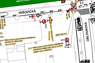 Situační nákres dopravního značení v ulici Vršovická a Oblouková. Obsahuje dopravní značky (A15, B24b, B30, C4a, Z4b, IP6, IP20a) a textová upozornění: 'PŘECHOD A ZASTÁVKA UZAVŘENO, POUŽIJTE PŘECHOD 10 m VLEVO', 'PŘECHOD A ZASTÁVKA UZAVŘENO, POUŽIJTE PŘECHOD 160 m VLEVO NEBO 125 m VPRAVO', 'I511b VINOHRADY CENTRUM', 'ŠKRT NA IP6', 'ŠKRT NA VTá', 'ŠKRT NA ČÁSTI IP20a (BUS PRUH)'.