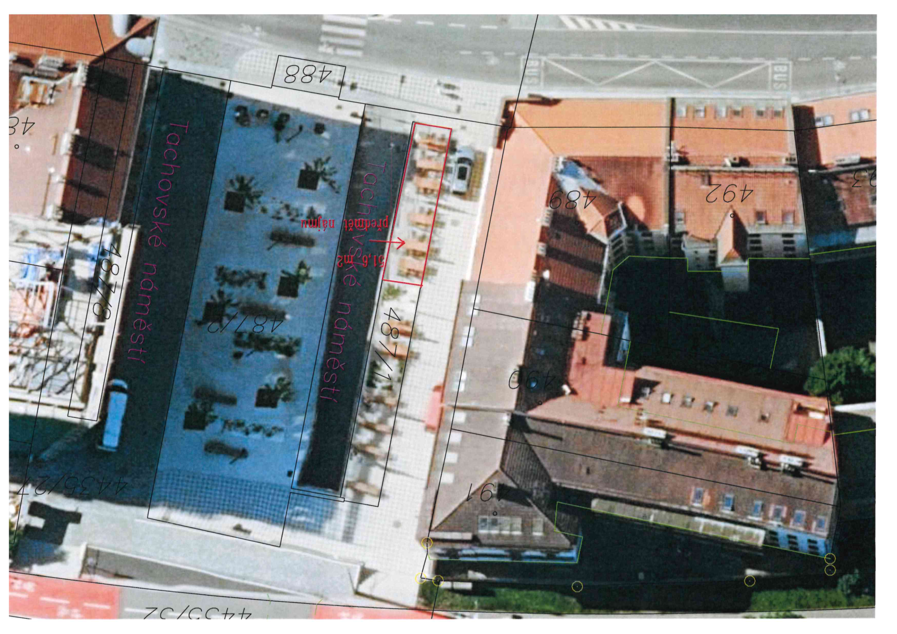 Situační nákres vymezení předmětu nájmu o výměře 51,6 m2 na pozemku Tachovské náměstí, zobrazený v ortofotomapě.