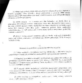 Část smlouvy o poskytnutí dotace. Bod (5) stanovuje povinnost města požadovat nájemné nepřesahující věcně usměrněné nájemné u bytů podpořených státní dotací. B…