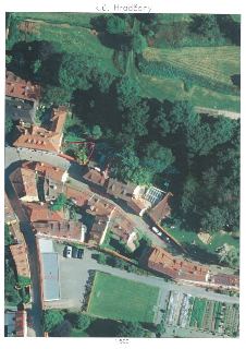 Katastrální mapa (ortofotomapa) území k.ú. Hradčany. V mapě jsou vyznačena čísla parcel (např. 385, 386, 388, 390, 391, 394, 396, 405, 408, 409/2, 562, 571, 74…