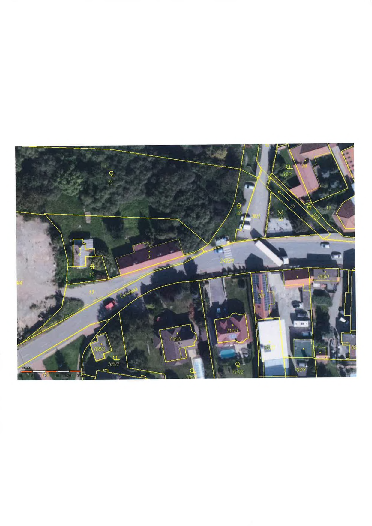 Katastrální mapa s ortofotomapou znázorňující parcely a budovy v dané lokalitě. Čitelné parcelní čísla: 11, 3, 12, 13, 706/3, 706/2, 706/6, 711/3, 711/2, 701, 703/3, 699/1, 37/1, 37/2, 38/1, 40. Dále je v mapě uveden název ulice 'Čimická' a měřítko 1:500.
