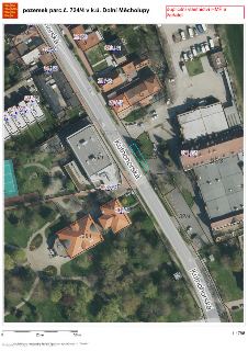 Katastrální mapa s ortofotomapou zobrazující pozemek parc. č. 724/4 v k.ú. Dolní Měcholupy. V pravém horním rohu je text: 'duplicitní vlastnictví HMP a žadatel…