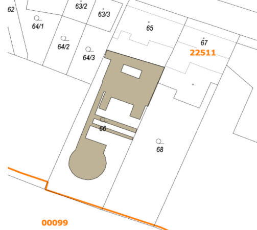 Katastrální mapa území s vyznačením stavebních objektů a parcelních čísel.