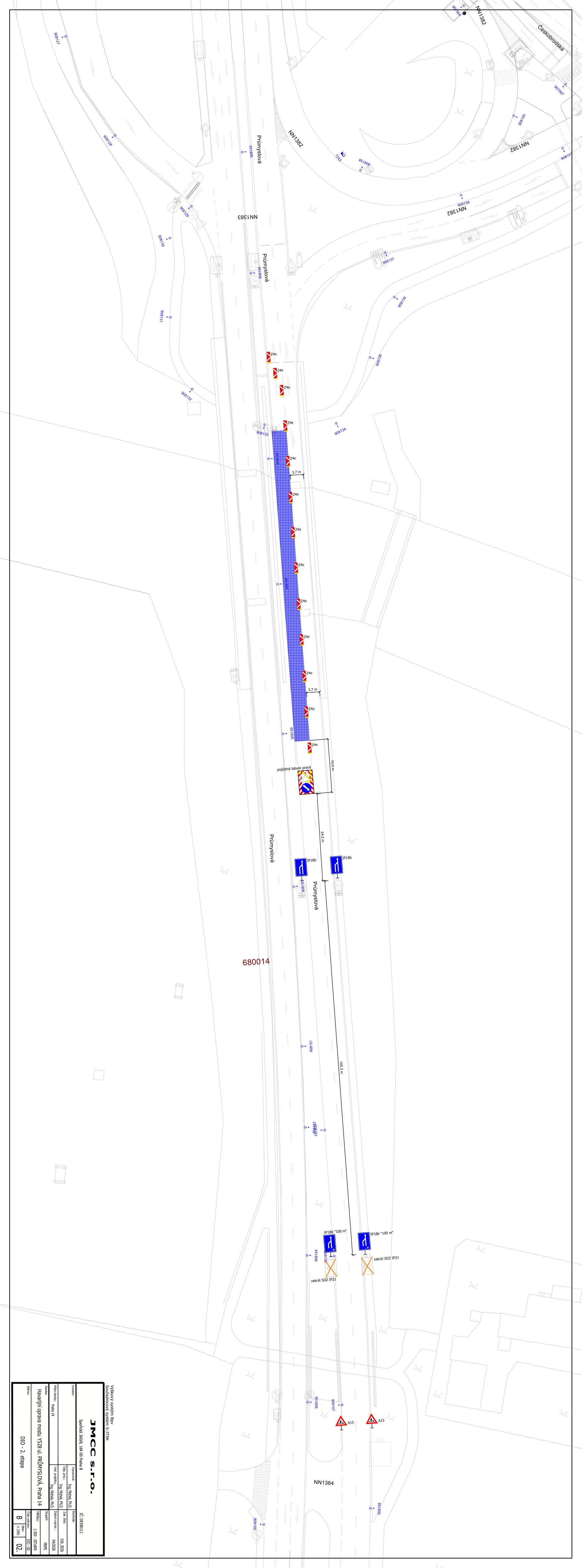 Situační plán dopravního značení pro uzavírku ulice Průmyslová. Dokument obsahuje technický nákres dopravního omezení, včetně rozmístění dopravních značek, zábran a vymezení uzavřeného úseku. V pravém dolním rohu je tabulka s informacemi: zpracovatel JMCC s.r.o., název akce 'Havarijní oprava mostu 1526 ul. PRŮMYSLOVÁ, Praha 10', označení 'DIO - 2. etapa'. V mapě je uvedeno číslo 680014 a názvy ulic jako Průmyslová a Černokostelecká.