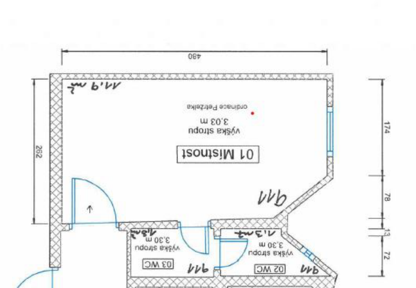 Půdorysný plán části budovy zahrnující ordinaci a WC.