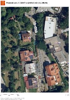 Katastrální mapa s vyznačeným pozemkem parc. č. 3224/7 v k.ú. Michle nad ortofotomapou.