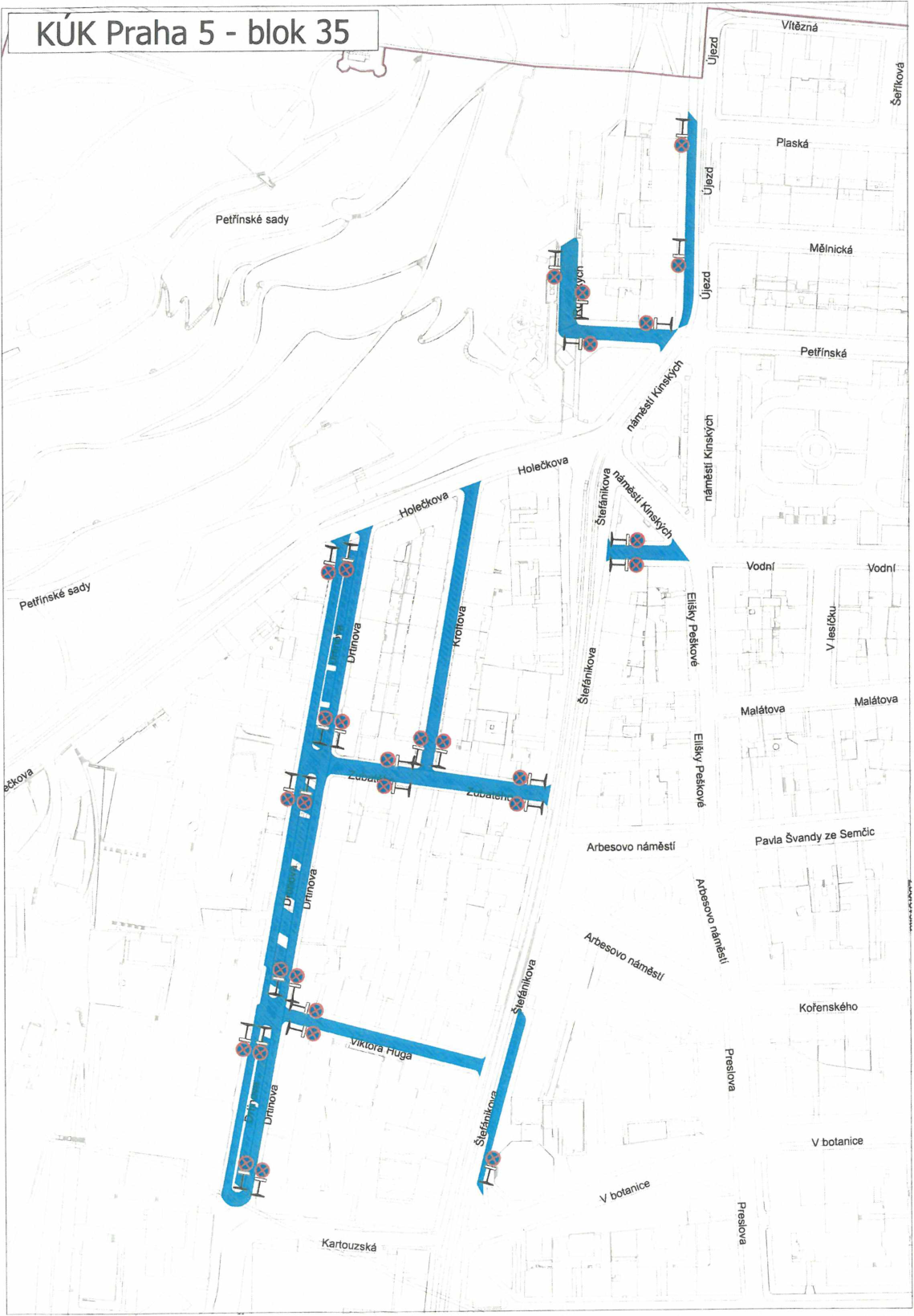 Situační nákres dopravního značení (zákaz zastavení) v bloku 35 v Praze 5.