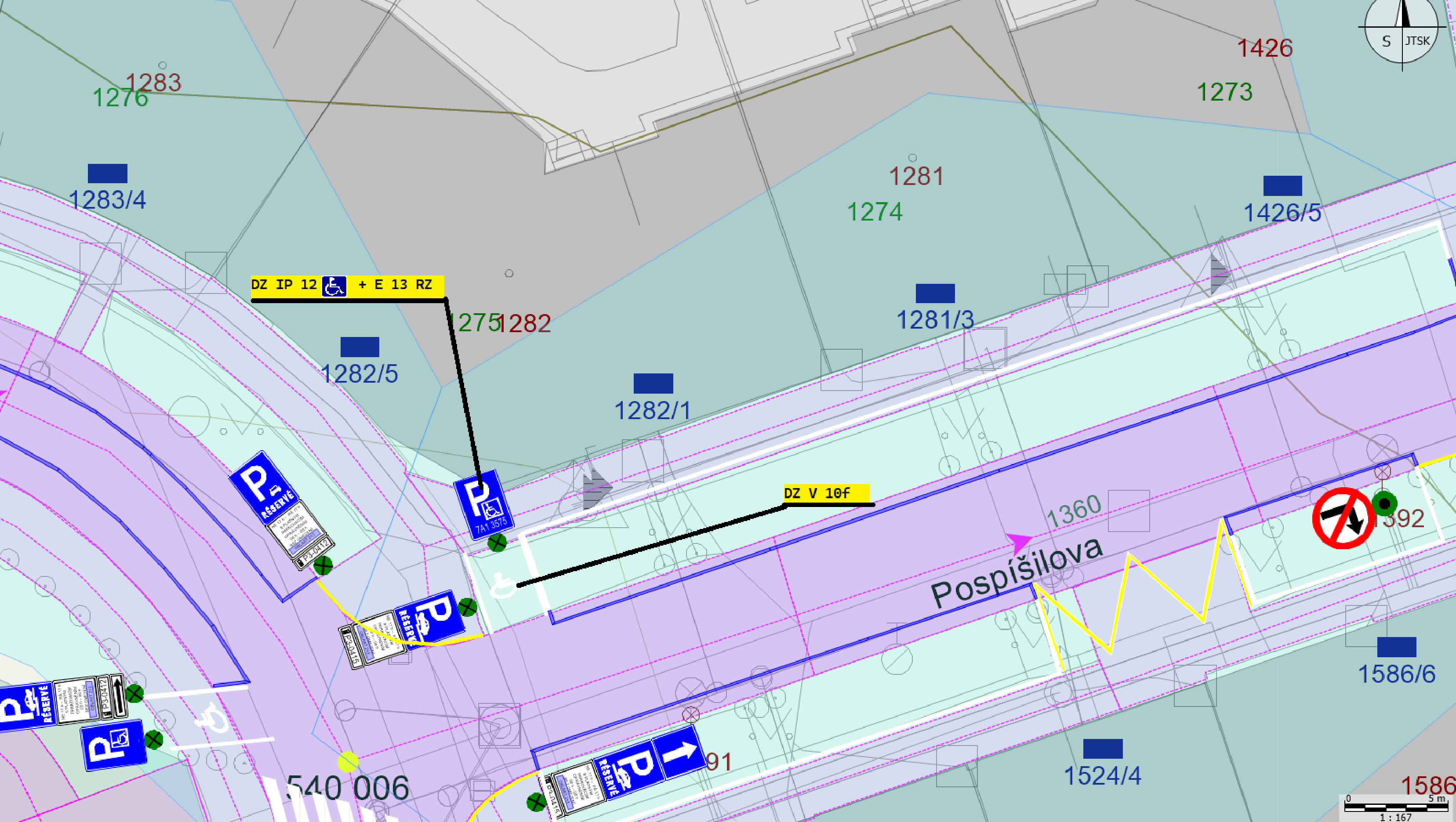 Situační nákres dopravního značení na ulici Pospíšilova s vyznačením parkovacích míst pro invalidy.