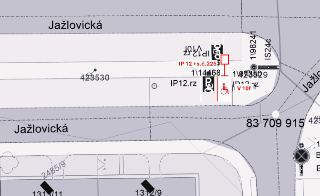 Situační nákres dopravního značení v ulici Jažlovická, zobrazení parkovacích stání včetně vyhrazeného místa pro invalidy (označení IP 12, s.č. 225, V 10f), čís…